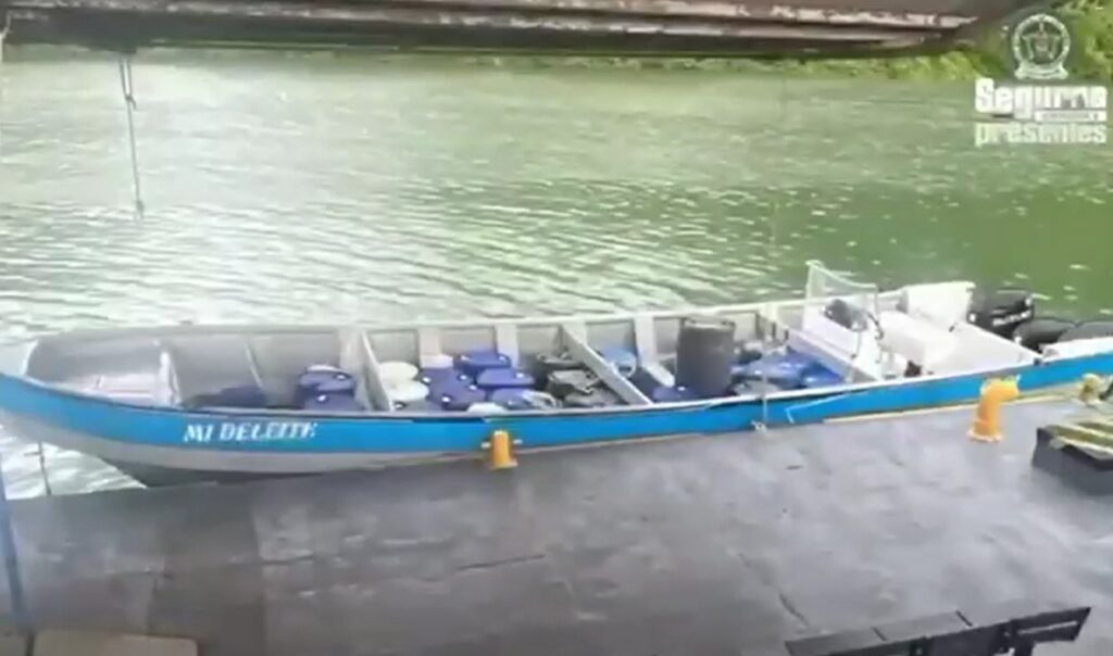 ¿Y en esa lanchita los llevaban? Incautan más 92 millones de dólares en cocaína de Iván Mordisco en el mar ¿Y en esa lanchita los llevaban? Incautan más 92 millones de dólares en cocaína de Iván Mordisco en el mar