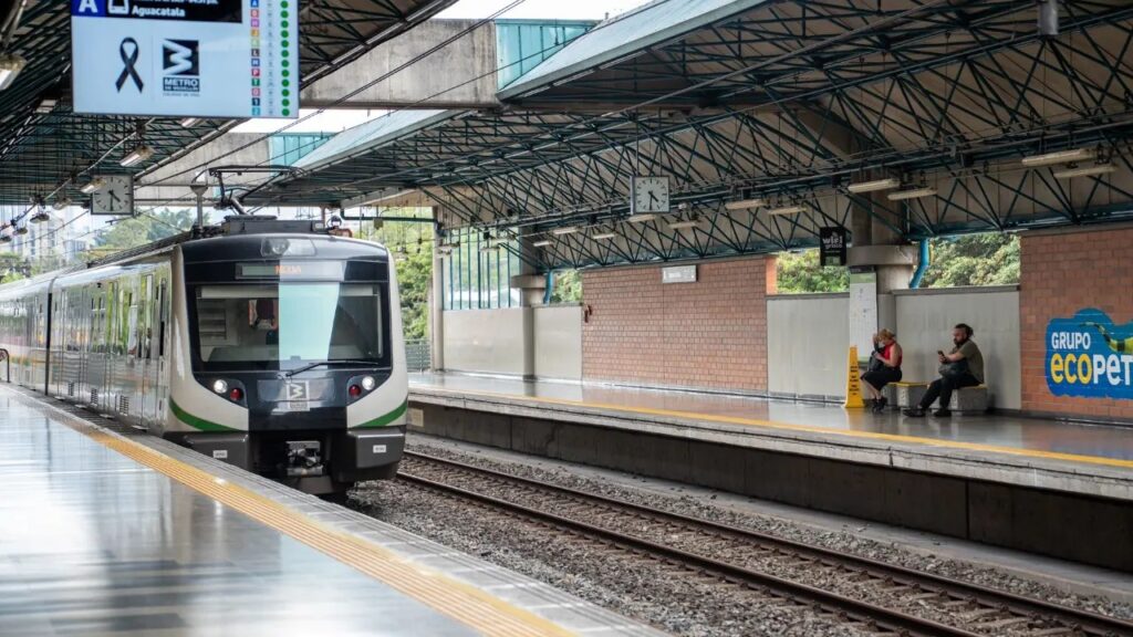 Metro de Medellín restablece servicio en toda la línea A tras inconveniente técnico Metro de Medellín restablece servicio en toda la línea A tras inconveniente técnico