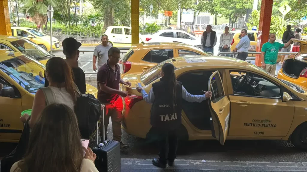 Proyecto piloto de acopio de taxis en la Terminal del Norte