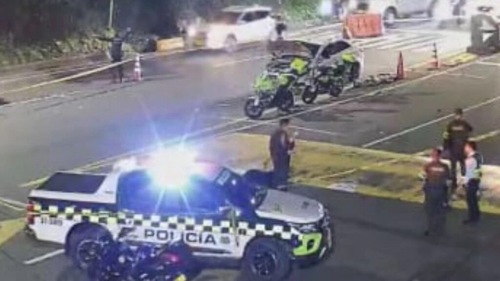 ¡Llevaban una granada! Gobernación descarta carro bomba en Copacabana: son dos los muertos ¡Llevaban una granada! Gobernación descarta carro bomba en Copacabana: son dos los muertos