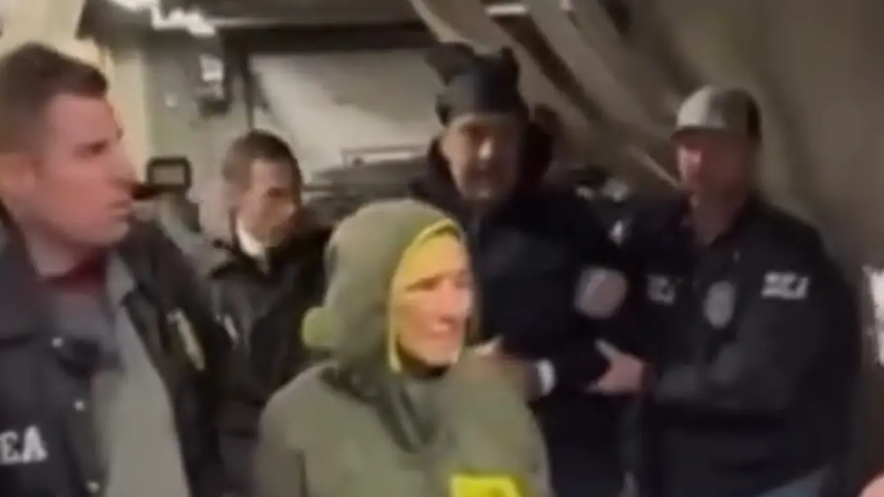«Happy new year»: El surrealista ingreso de Nicolás Maduro a las oficinas de la DEA en Nueva York
