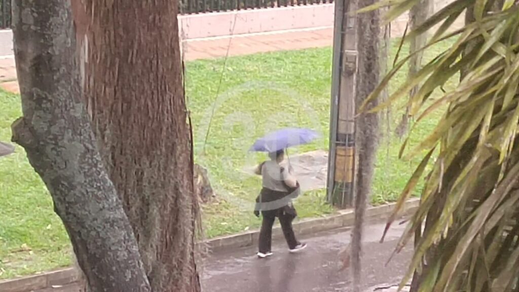 Alerta Meteorológica: Fuertes lluvias azotan el sur del Valle de Aburrá este miércoles