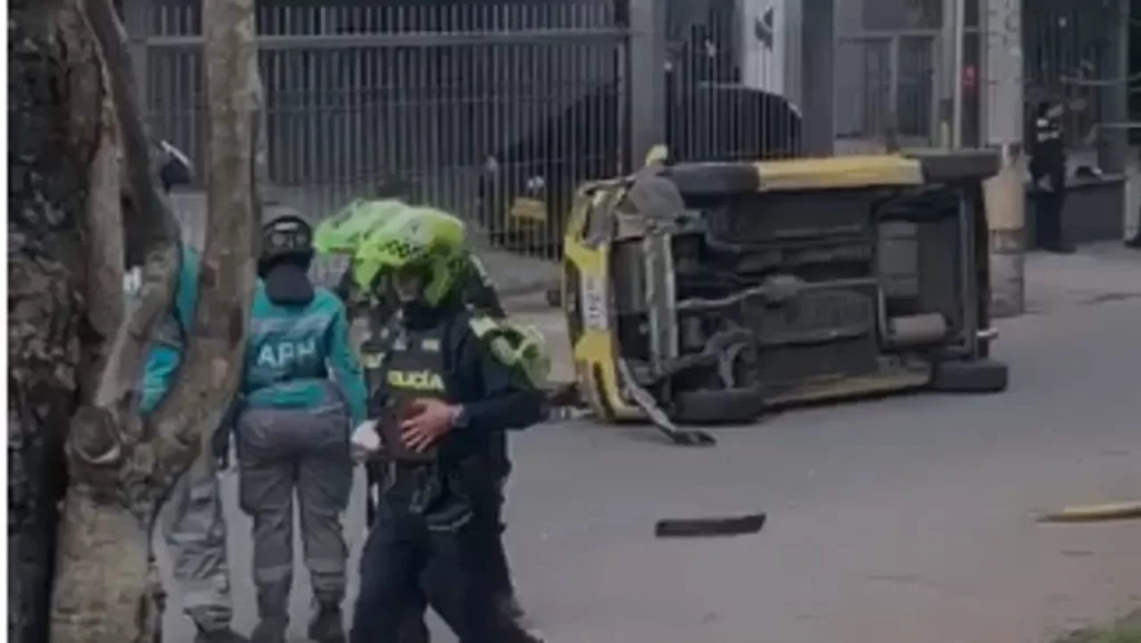 ¡Atacó en Rionegro y lo capturaron en Medellín! Taxista «sicario» se enfrentó a la policía y terminó volcado y gravemente herido