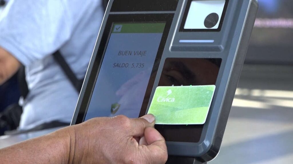 ¿Tiene que renovar la tarjeta cívica? Aquí le explicamos si su tarjeta áplica o no para el cambio