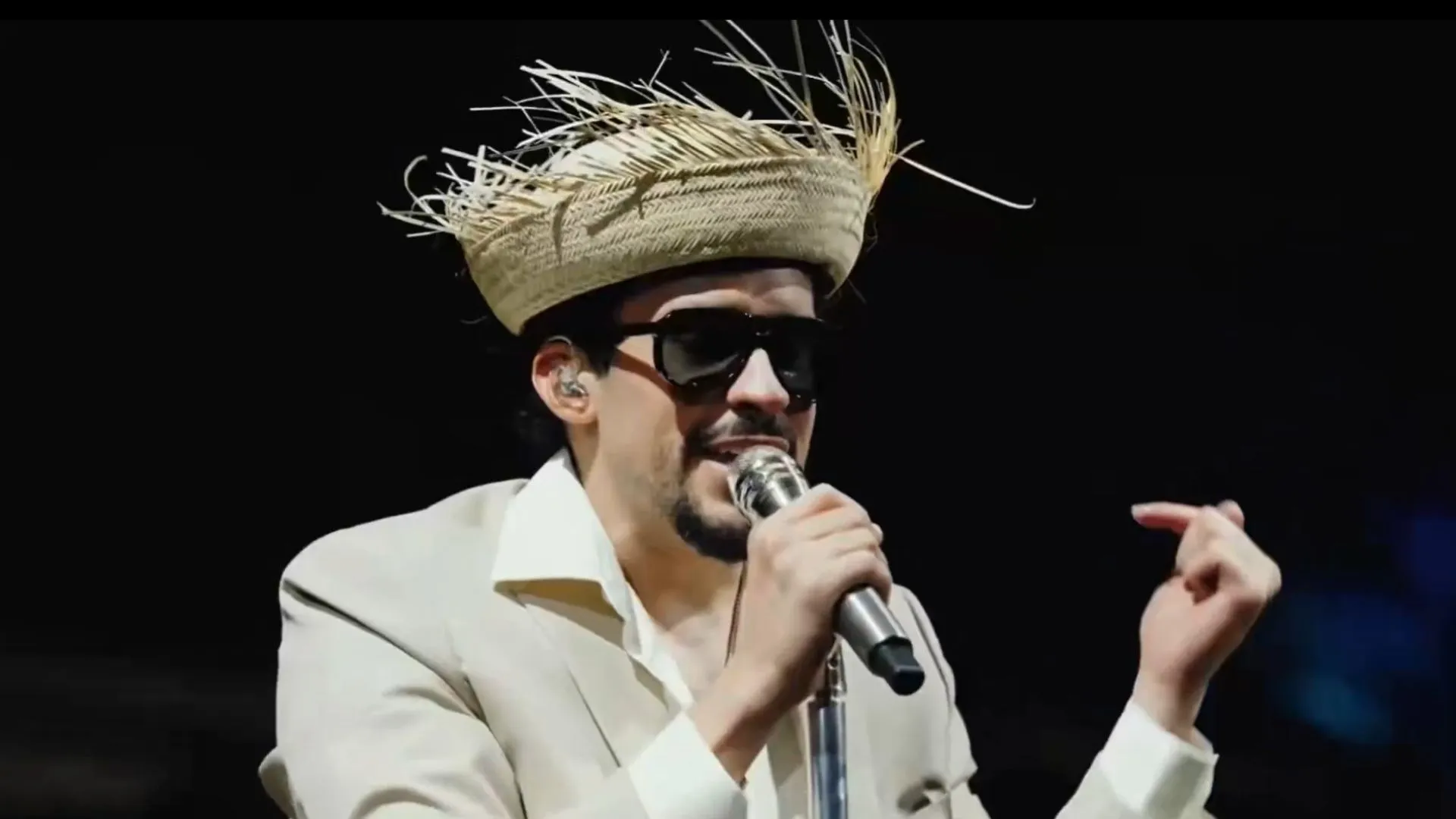 ¿Aparecerán J Balvin y Feid? Bad Bunny ya llegó a Medellín y crecen los rumores sobre invitados sorpresa
