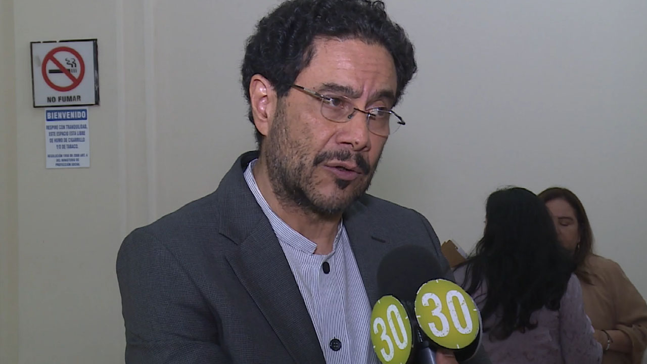 Que el Fiscal Diga si tiene aspiración presidencial: Iván Cepeda
