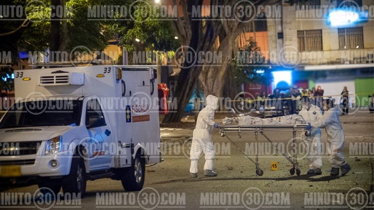 Macabro hallazgo en el barrio Boston de Medellín: Un muerto y dos personas amordazadas en un apartamento Macabro hallazgo en el barrio Boston de Medellín: Un muerto y dos personas amordazadas en un apartamento