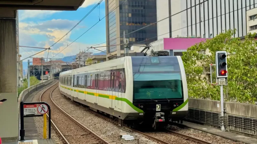 ¡Pilas! Por un inconveniente técnico, varias estaciones del Metro dejaron de funcionar