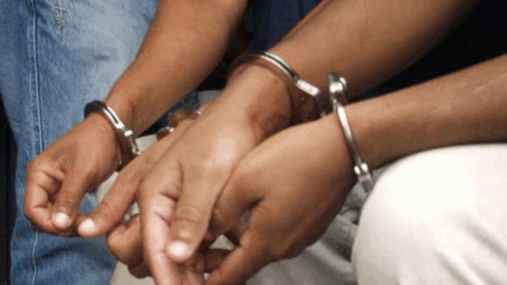Persecución de película en Conquistadores: Policía captura a dos presuntos fleteros, entre ellos un menor de edad herido Persecución de película en Conquistadores: Policía captura a dos presuntos fleteros, entre ellos un menor de edad herido