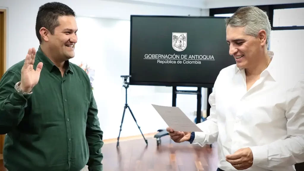 Rodrigo Hernández renuncia a la gerencia VIVA ¿A qué se dedicará?