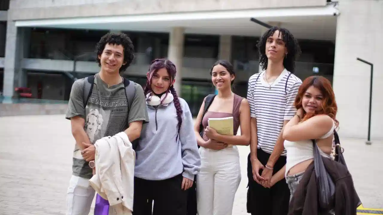 ¡Aproveche! Fico Gutiérrez anunció 1.300 becas para pregrados, maestrías y posgrados