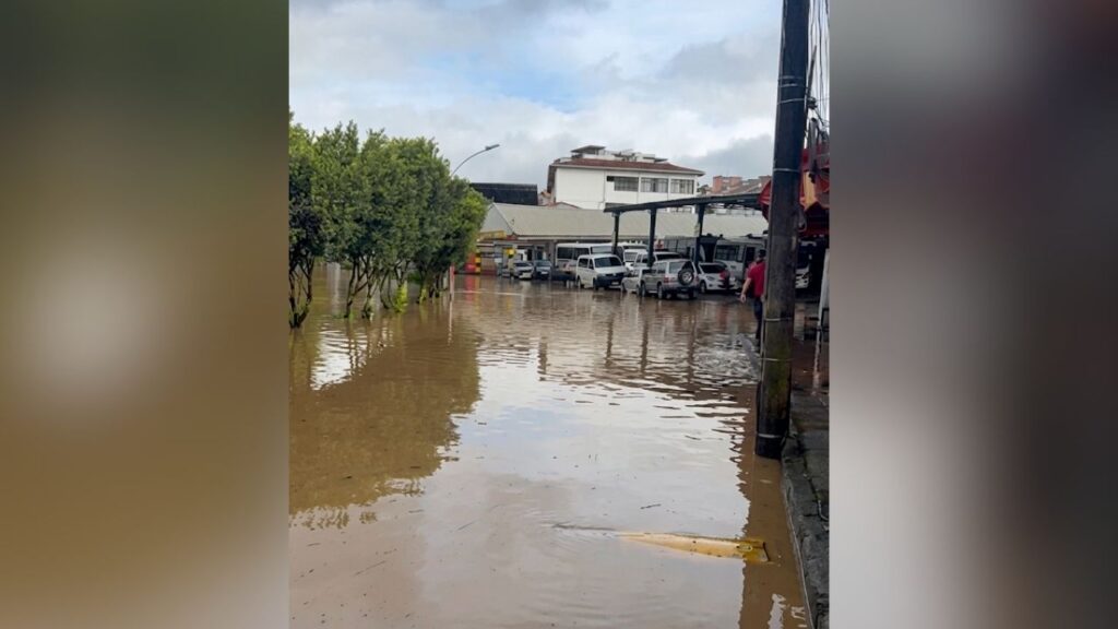 Se desbordó la quebrada La Marinilla; el municipio del oriente antioqueño presenta inundaciones