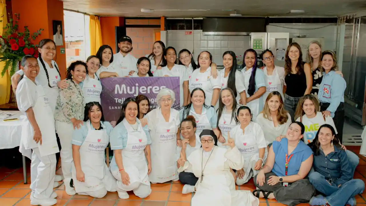 De emprender a creer otra vez: 45 mujeres transformaron sus proyectos de vida en Medellín