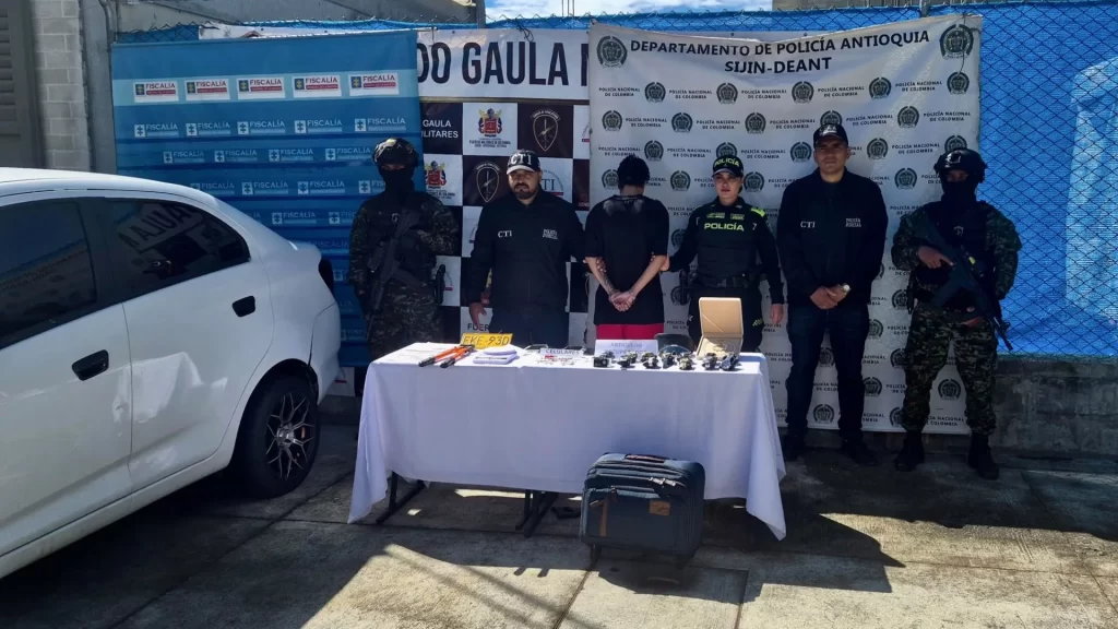 ¡Golpe al crimen en Medellín! Capturan a mujer requerida por hurto agravado y secuestro extorsivo ¡Golpe al crimen en Medellín! Capturan a mujer requerida por hurto agravado y secuestro extorsivo
