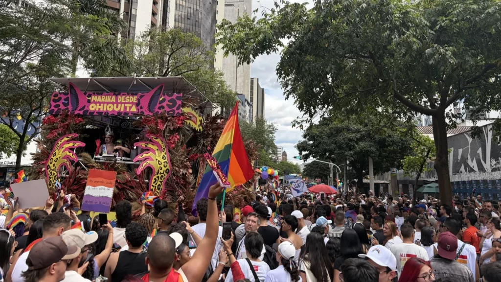 ¡Medellín celebró la diversidad! Más de 100.000 personas participaron en la Marcha del Orgullo ¡Medellín celebró la diversidad! Más de 100.000 personas participaron en la Marcha del Orgullo