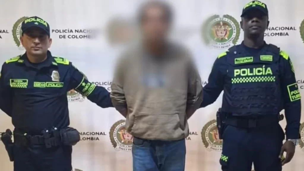 A la cárcel extranjero con explosivos en Plaza Botero A la cárcel extranjero con explosivos en Plaza Botero