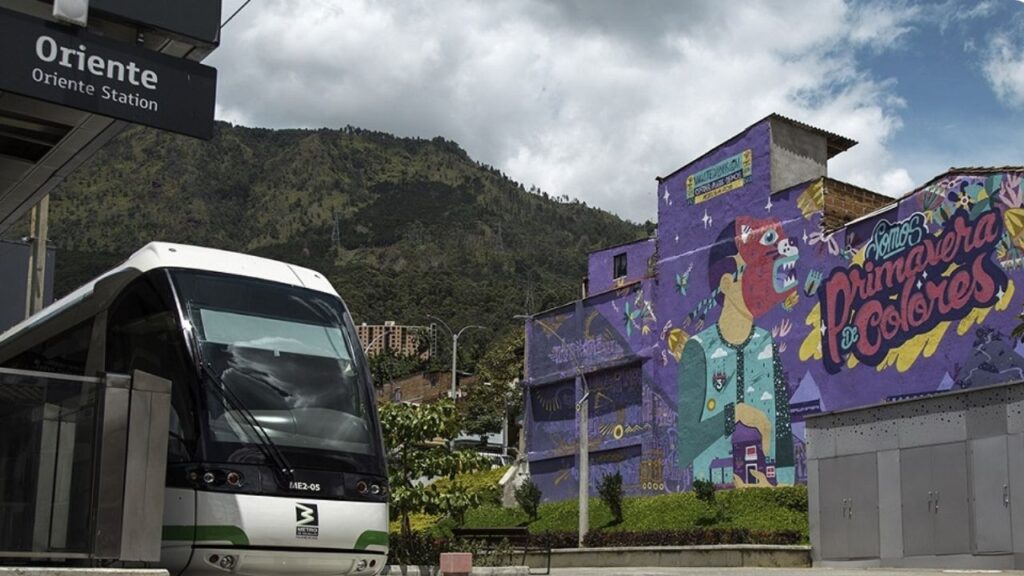 Accidente de tránsito externo afecta la operación del Tranvía de Medellín; conozca las novedades Accidente de tránsito externo afecta la operación del Tranvía de Medellín; conozca las novedades