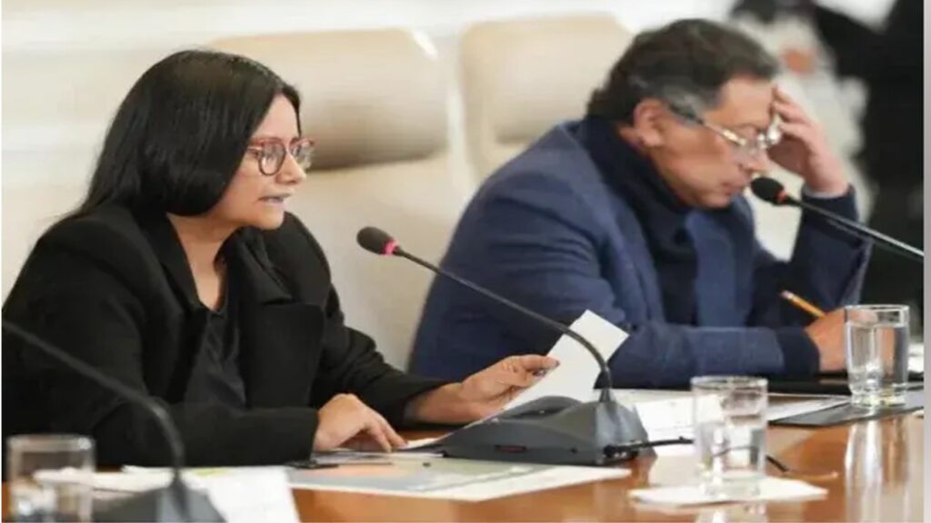 Angie Rodríguez rompe el silencio y revela cómo habrían sido las amenazas del presidente Petro Angie Rodríguez rompe el silencio y revela cómo habrían sido las amenazas del presidente Petro
