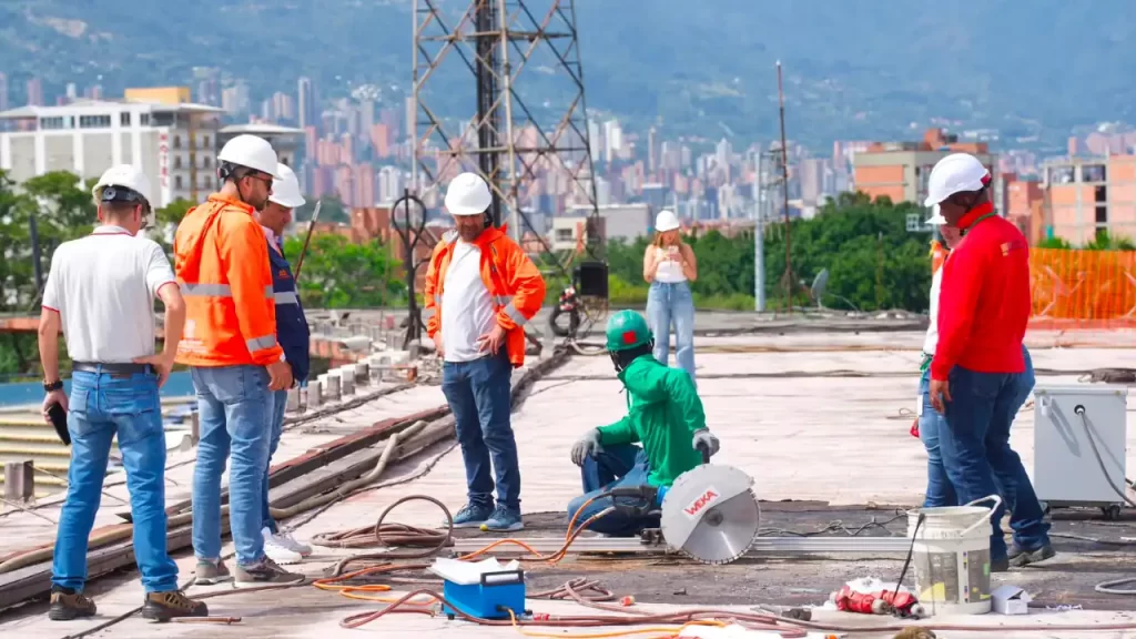 Arrancan las obras en el estadio Atanasio Girardot Arrancan las obras en el estadio Atanasio Girardot
