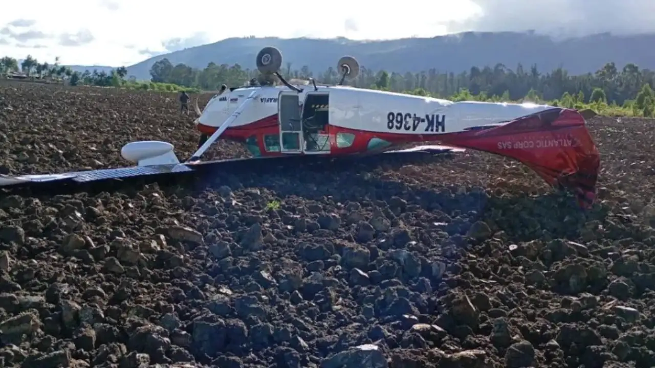 Avioneta sufrió accidente aéreo en Cundinamarca: Dos tripulantes fueron atendidos