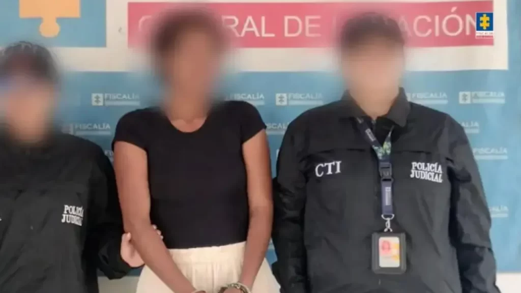 Cárcel a mujer investigada por muerte de su hijo de 5 años