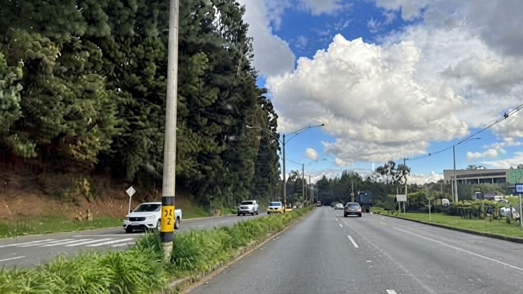 Cierre en Variante Palmas por accidente de tránsito: afecta movilidad en ambos sentidos Cierre en Variante Palmas por accidente de tránsito: afecta movilidad en ambos sentidos