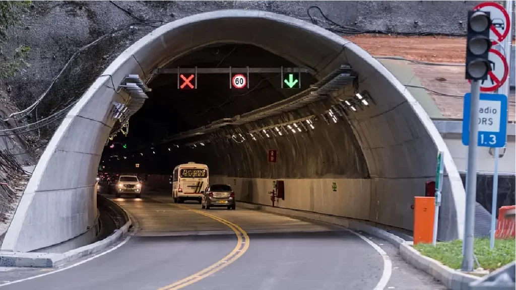 Cierre total en el Túnel de Oriente en sentido Rionegro – Medellín por accidente de tránsito Cierre total en el Túnel de Oriente en sentido Rionegro – Medellín por accidente de tránsito