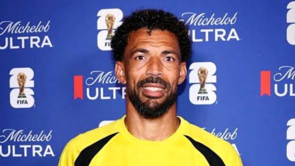 Con 40 años y siendo figura en el Mundial, Vozinha firma con Colo-Colo Con 40 años y siendo figura en el Mundial, Vozinha firma con Colo-Colo