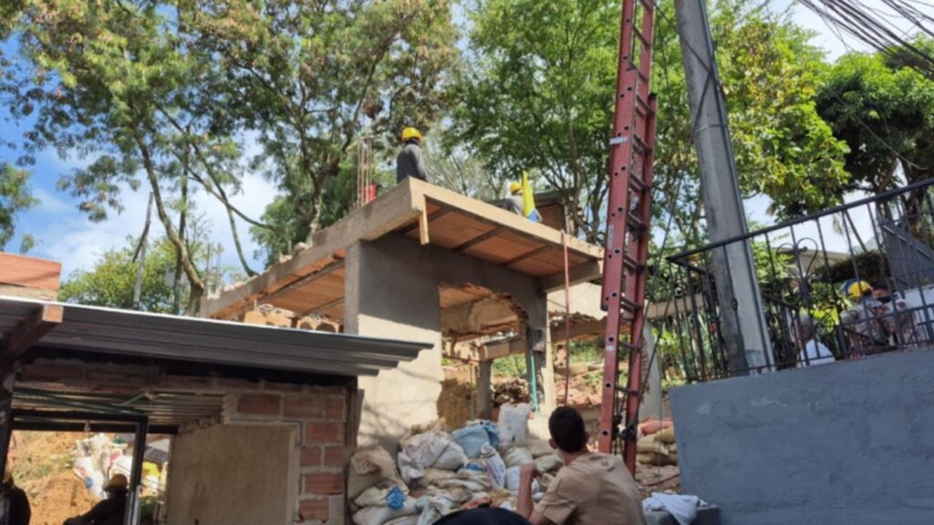 Demolieron casas vendidas ilegalmente por GDO en Bello: los denunciantes están siendo amenazados Demolieron casas vendidas ilegalmente por GDO en Bello: los denunciantes están siendo amenazados