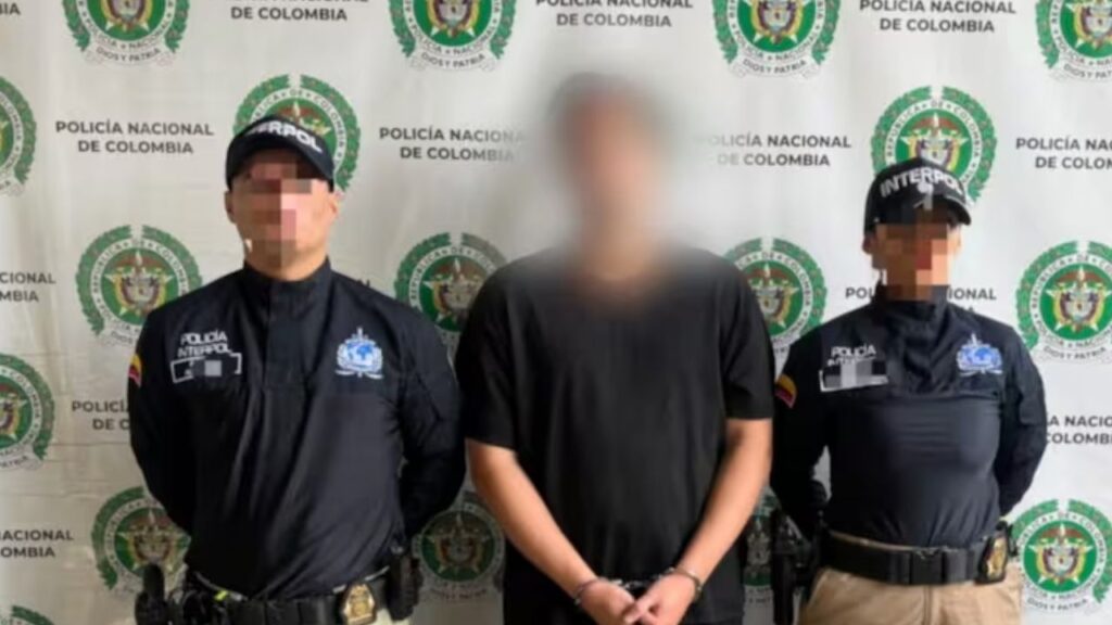 En el aeropuerto de Rionegro capturan a mexicano buscado por EE. UU.: habría robado un millón de dólares de fondos COVID