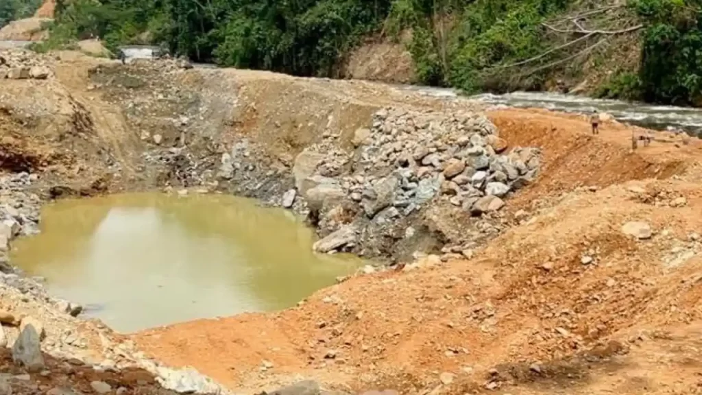 Fico alerta por riesgo energético por minería y bloqueos