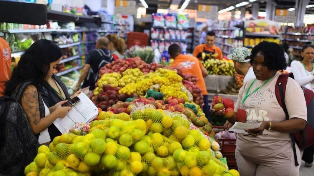Medellín entregará más de 81.000 bonos alimentarios para beneficiar a 16.345 hogares en 2026 Medellín entregará más de 81.000 bonos alimentarios para beneficiar a 16.345 hogares en 2026