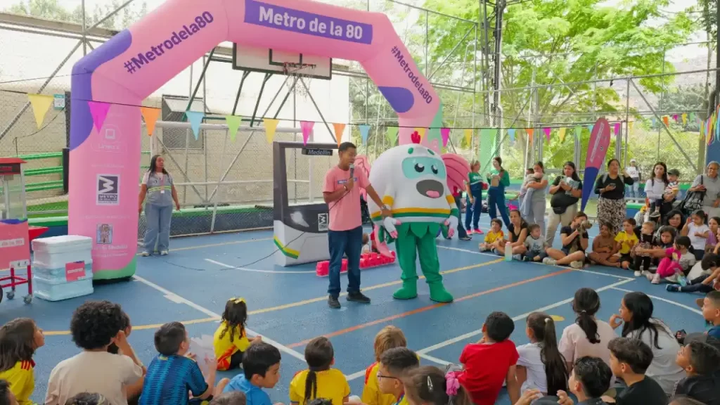 Niños participaron en actividades del Metro de la 80
