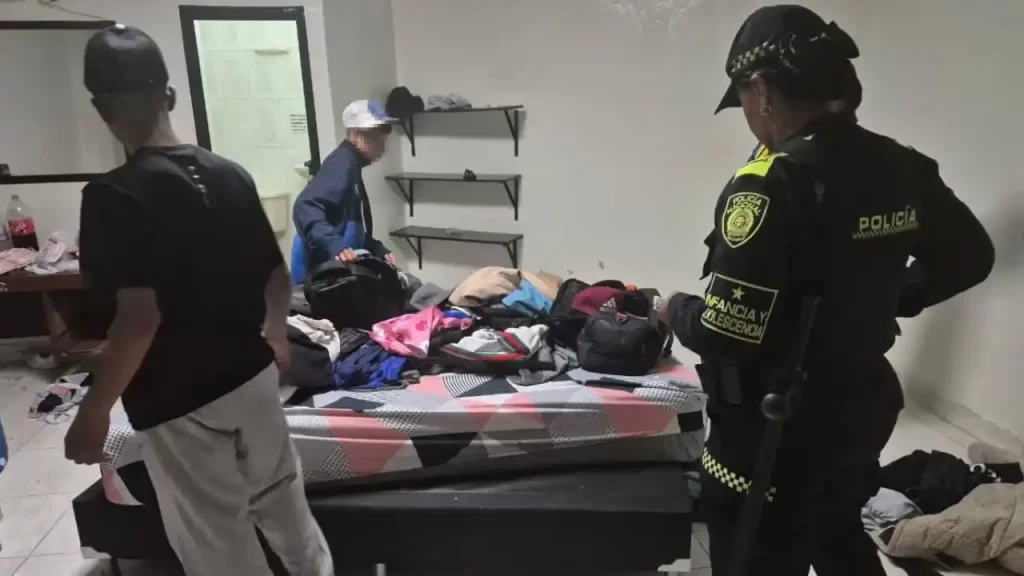 Rescatan a tres adolescentes en hotel de Medellín