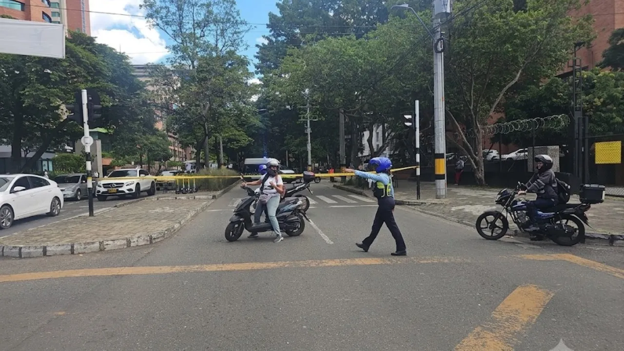 2 Autoridades investigan una posible amenaza de bomba en la Avenida El Poblado