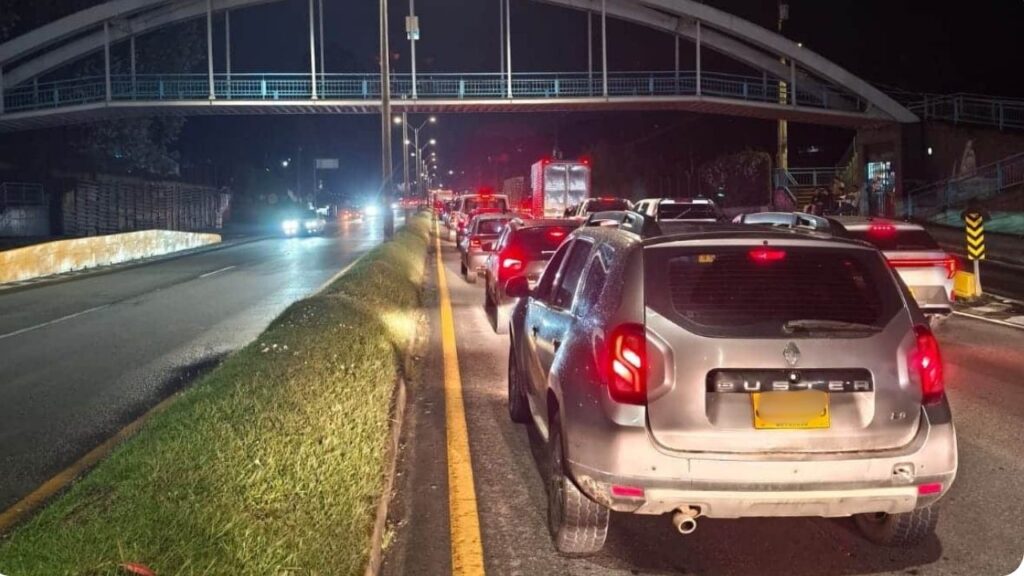 Una persona murió en accidente de tránsito sobre la Autopista Medellín–Bogotá, en Guarne Una persona murió en accidente de tránsito sobre la Autopista Medellín–Bogotá, en Guarne