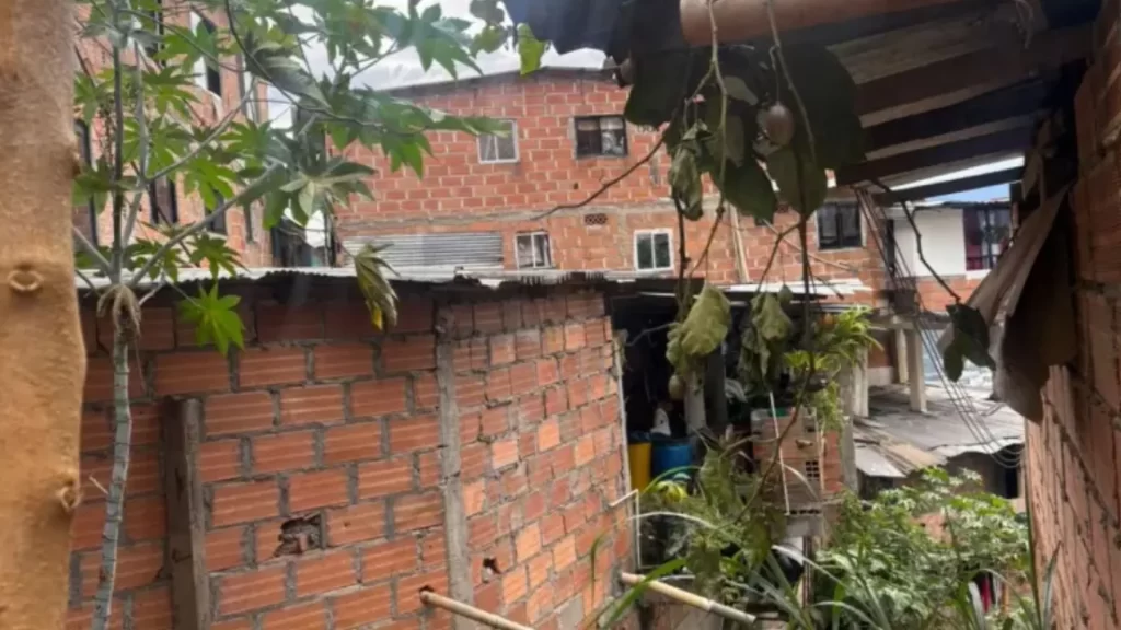 ¡Alerta en Manrique! Más de 90 familias deberán abandonar sus viviendas por riesgo de inundación