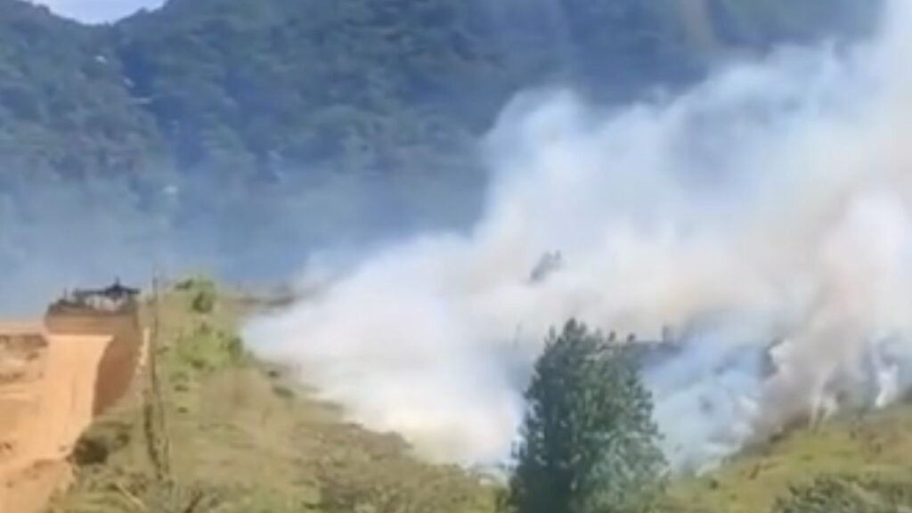 ¿Qué lo causó? Se presentó un incendio forestal en zona rural de El Carmen de Viboral ¿Qué lo causó? Se presentó un incendio forestal en zona rural de El Carmen de Viboral