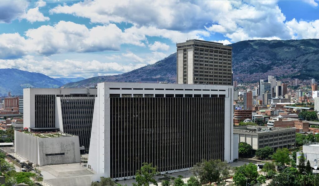 ¿Quiénes se van? Los nombres del gabinete de Antioquia que renuncian para ser candidatos