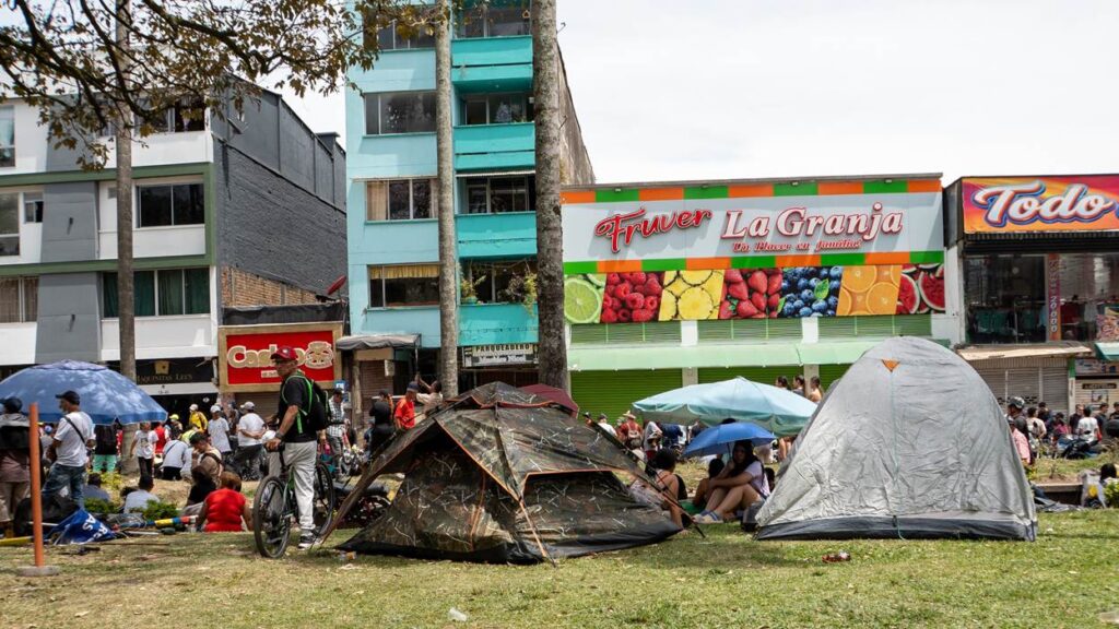Alertan por falsas ofertas de empleo y ayuda en zonas afectadas por el terremoto Alertan por falsas ofertas de empleo y ayuda en zonas afectadas por el terremoto