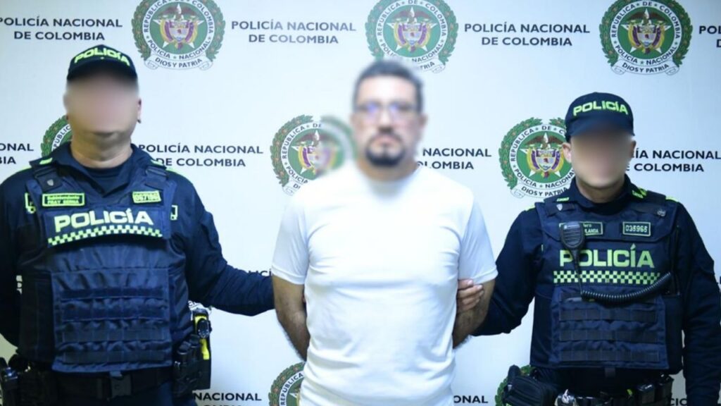 Capturan en Medellín a mexicano buscado por homicidio de su esposa, tenía circular roja de Interpol Capturan en Medellín a mexicano buscado por homicidio de su esposa, tenía circular roja de Interpol