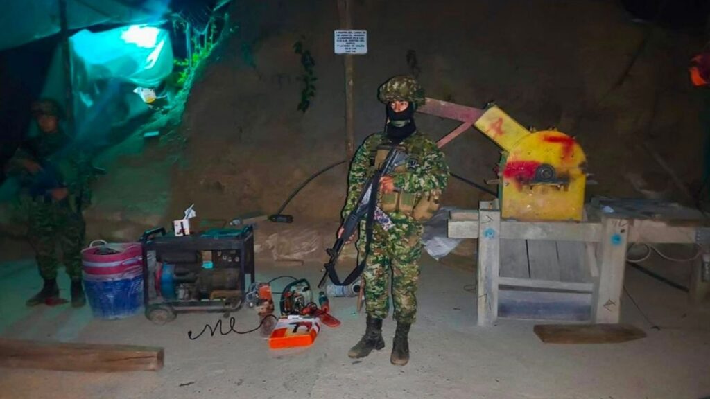 Desmantelan tres minas de oro ilegal en Buriticá que producían 0 millones al mes Desmantelan tres minas de oro ilegal en Buriticá que producían 0 millones al mes