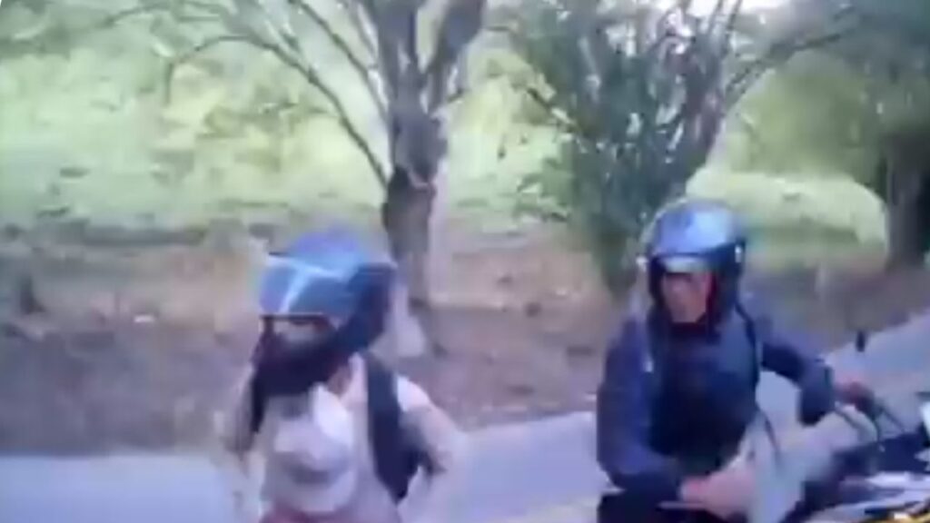 Dos hombes en motocicleta habrían atracado a una persona en la vía a Bolombolo Dos hombes en motocicleta habrían atracado a una persona en la vía a Bolombolo
