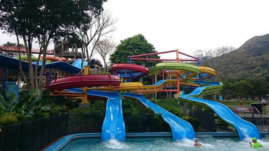 Investigan la muerte de un niño de 10 años en el Parque de las Aguas en Barbosa Investigan la muerte de un niño de 10 años en el Parque de las Aguas en Barbosa