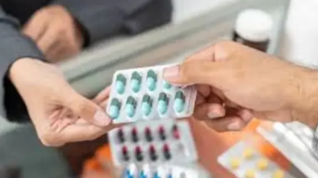 Reportan escasez de medicamentos esenciales para pacientes en albergues