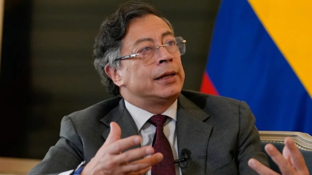 Senado autorizó a Gustavo Petro salir del país durante un año; deberá informar fechas y destinos Senado autorizó a Gustavo Petro salir del país durante un año; deberá informar fechas y destinos