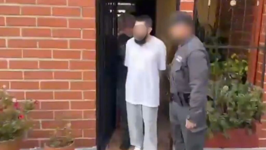 Así cayó el hombre que habría usado más de 500 perfiles para perseguir a personas en Sabaneta y Envigado Así cayó el hombre que habría usado más de 500 perfiles para perseguir a personas en Sabaneta y Envigado