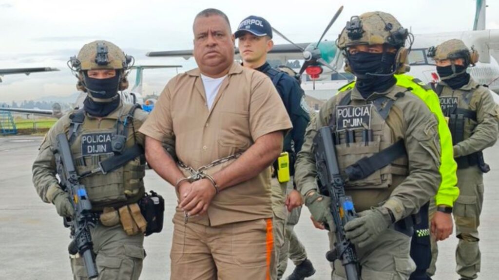 Así fue la extradición de alias Araña, señalado cabecilla de los Comandos de Frontera, a Estados Unidos Así fue la extradición de alias Araña, señalado cabecilla de los Comandos de Frontera, a Estados Unidos
