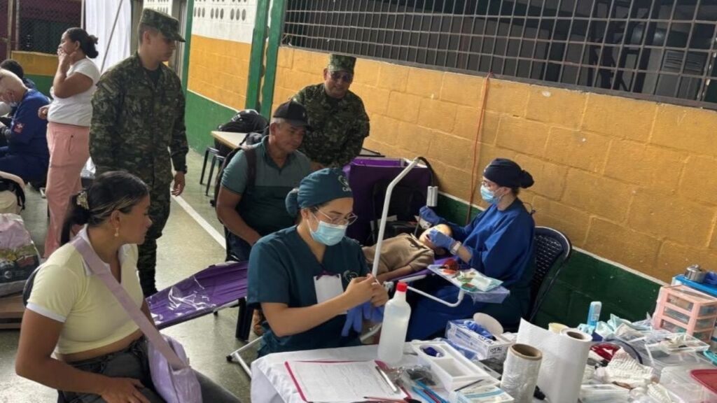 El Ejército Nacional realizó jornada de atención social a más de 700 personas en Puerto Valdivia El Ejército Nacional realizó jornada de atención social a más de 700 personas en Puerto Valdivia