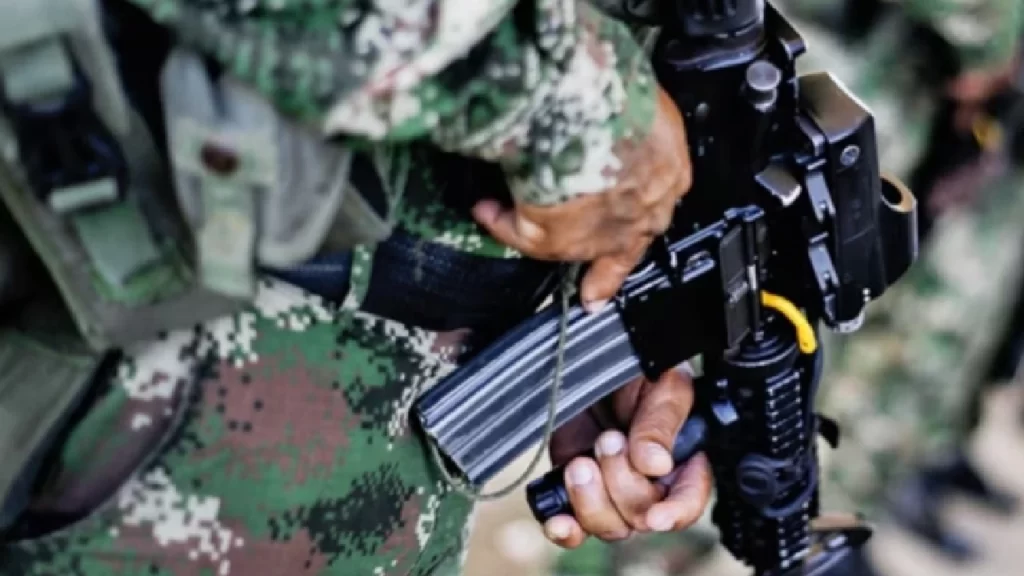 El Ejército denunció el ataque y la retención del cuerpo de un soldado en Cauca El Ejército denunció el ataque y la retención del cuerpo de un soldado en Cauca